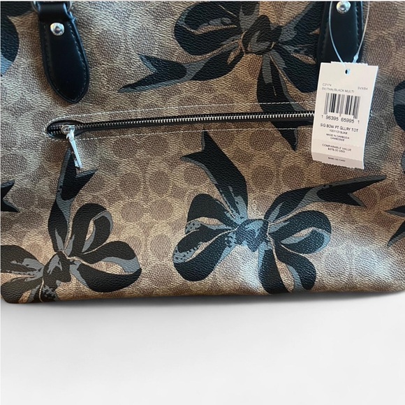 Coach Signature Bow Gallery Tote - Picture 5 of 8